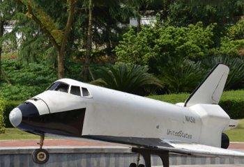 飛機雕塑-公園游樂場玻璃鋼仿真飛機模型雕塑