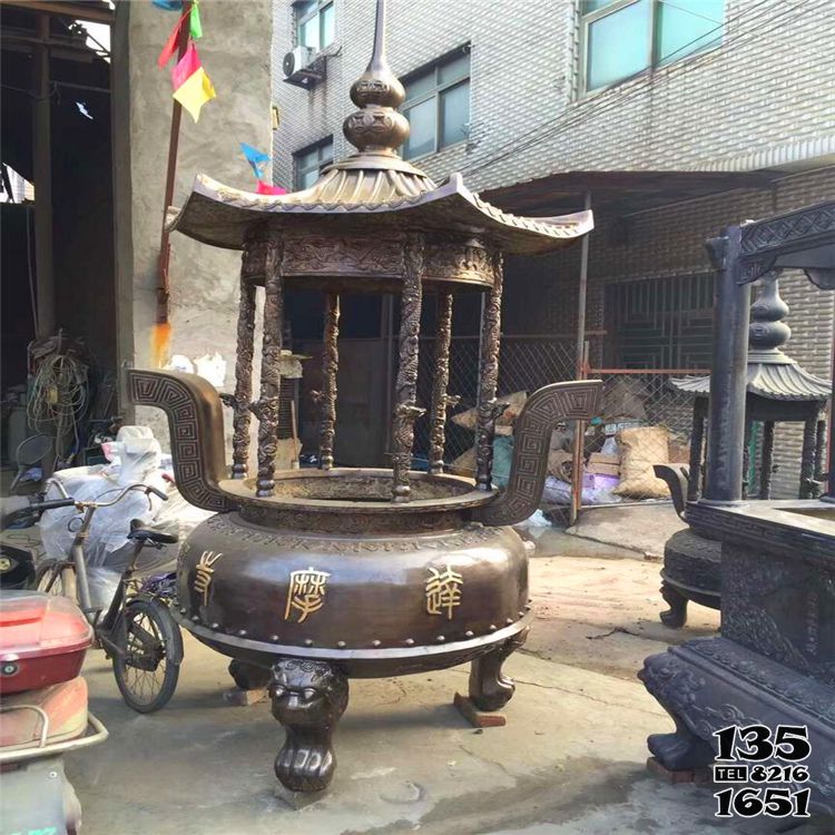 香爐雕塑-寺廟道觀室內擺放仿古圓形寶蓋香爐高清圖片