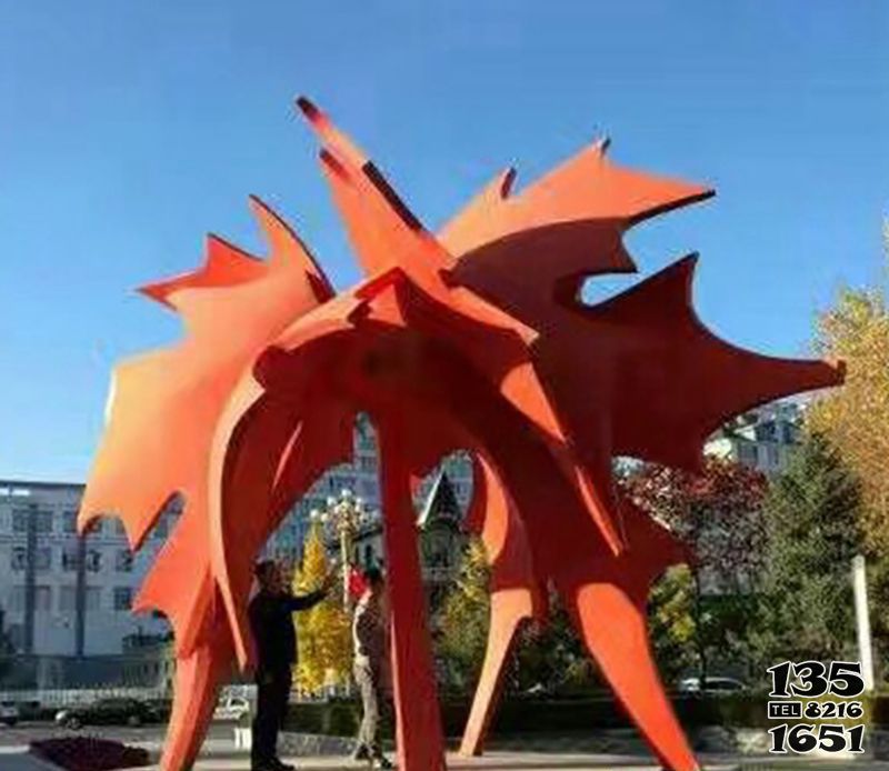 楓葉雕塑-戶外景區不銹鋼創意抽象公園景觀楓葉雕塑高清圖片