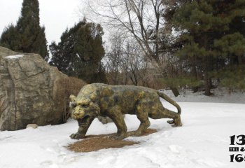 虎雕塑-公園里播放的一只兇惡玻璃鋼創(chuàng)意虎雕塑