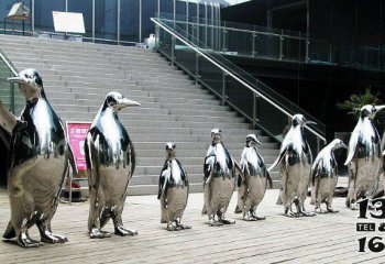 企鵝雕塑-公園廣場不銹鋼鏡面白鋼創意姿態各異排隊等待的天鵝雕塑