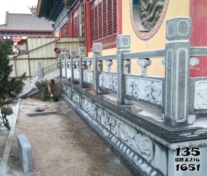 欄桿欄板雕塑-寺廟臺(tái)階青石仿古建筑防護(hù)欄桿欄板雕塑高清圖片