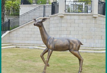 鹿雕塑-公園景區(qū)玻璃鋼創(chuàng)意行走的鹿雕塑