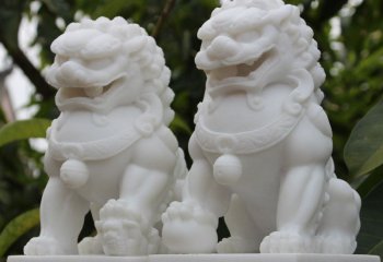 獅子雕塑-戶(hù)外廣場(chǎng)創(chuàng)意石雕漢白玉獅子雕塑