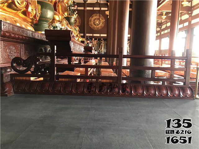 欄桿欄板雕塑-寺院大殿室內(nèi)鑄銅噴漆防護(hù)欄桿雕塑高清圖片