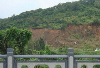 欄桿欄板雕塑-園林景區(qū)大理石黑鏤空護(hù)欄雕塑