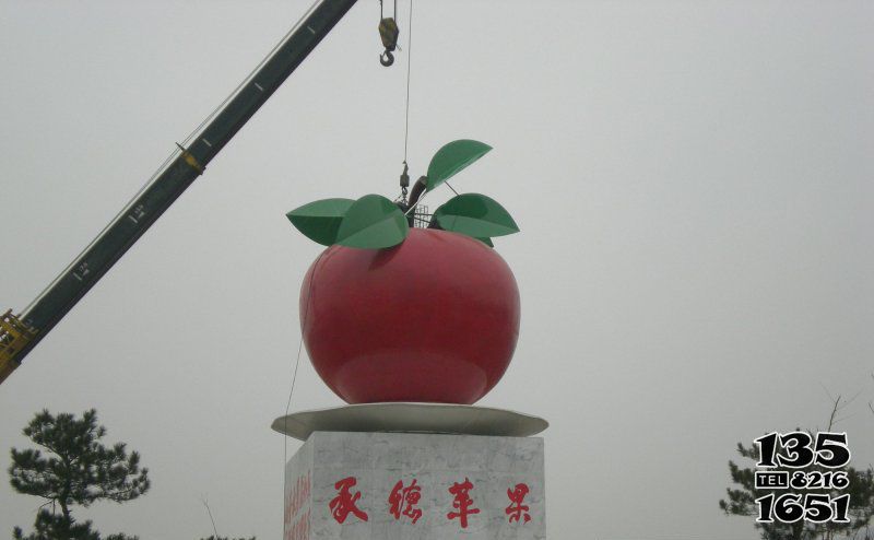 蘋果雕塑-公園廣場擺放不銹鋼水果紅蘋果雕塑高清圖片