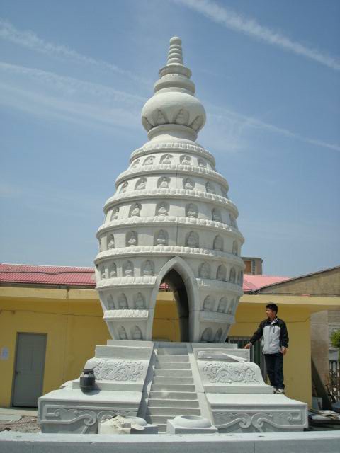 佛塔雕塑-現(xiàn)代景區(qū)寺院漢白玉石雕舍利塔雕塑定制高清圖片