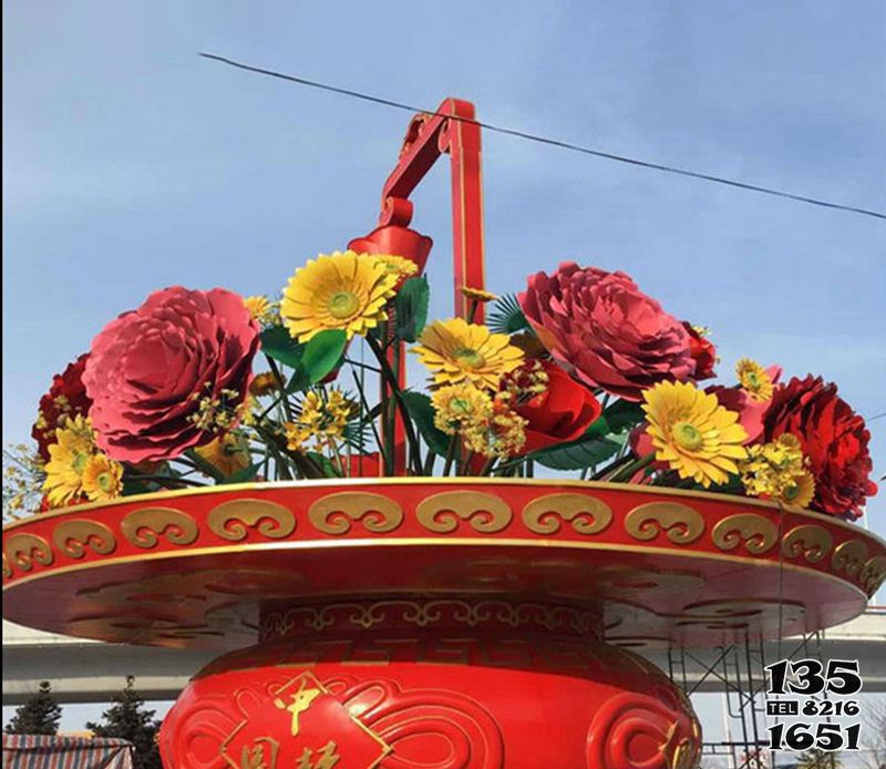 花朵雕塑-廣場玻璃鋼彩繪菊花花朵雕塑高清圖片