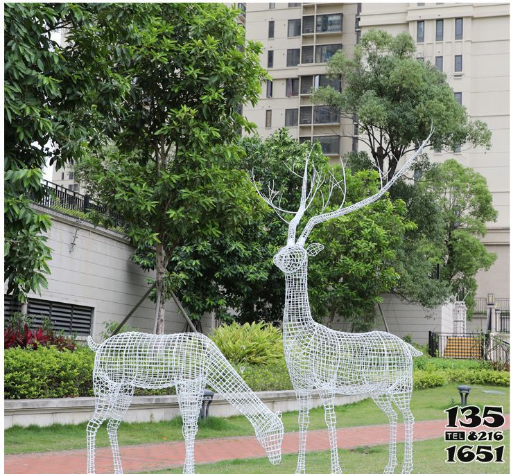 梅花鹿雕塑-公園鏤空創(chuàng)意戶外園林景觀梅花鹿雕塑高清圖片