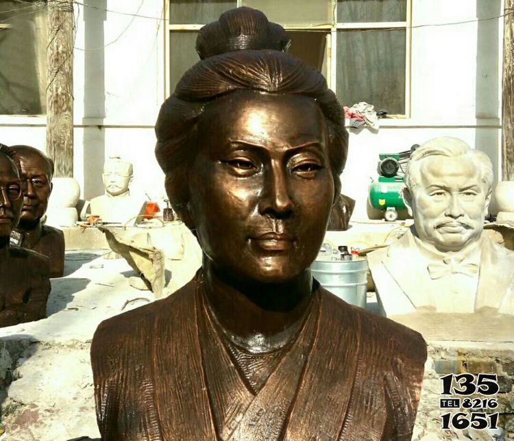 李清照雕塑-學院公園擺放古代女詞人李清照胸像玻璃鋼仿銅雕塑高清圖片