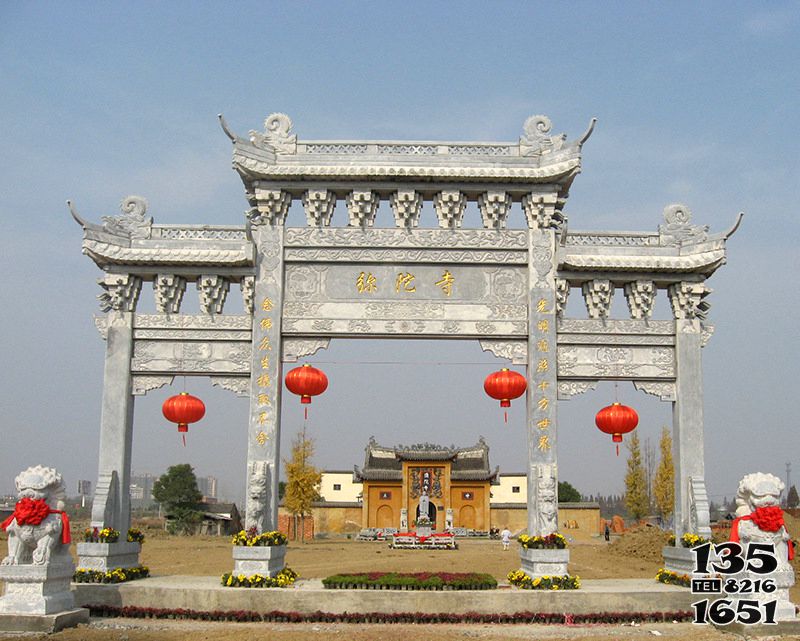 牌坊雕塑-寺院景區(qū)新款青石牌坊山門石雕高清圖片