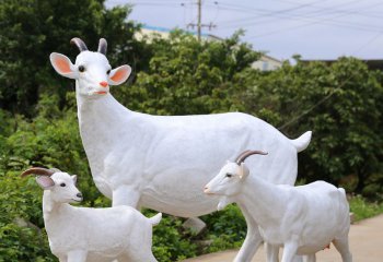 山羊雕塑-公園擺放的一大兩小的玻璃鋼仿真山羊雕塑